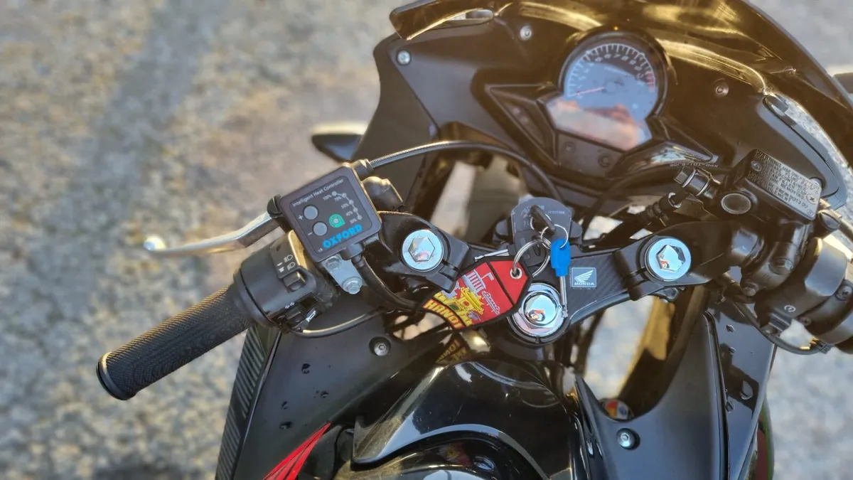 Honda CBR 125r - Image 2