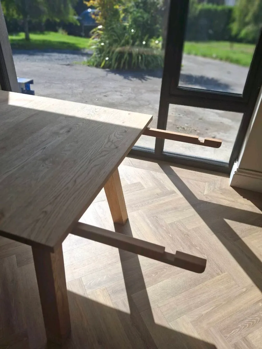 Dining table - Image 2