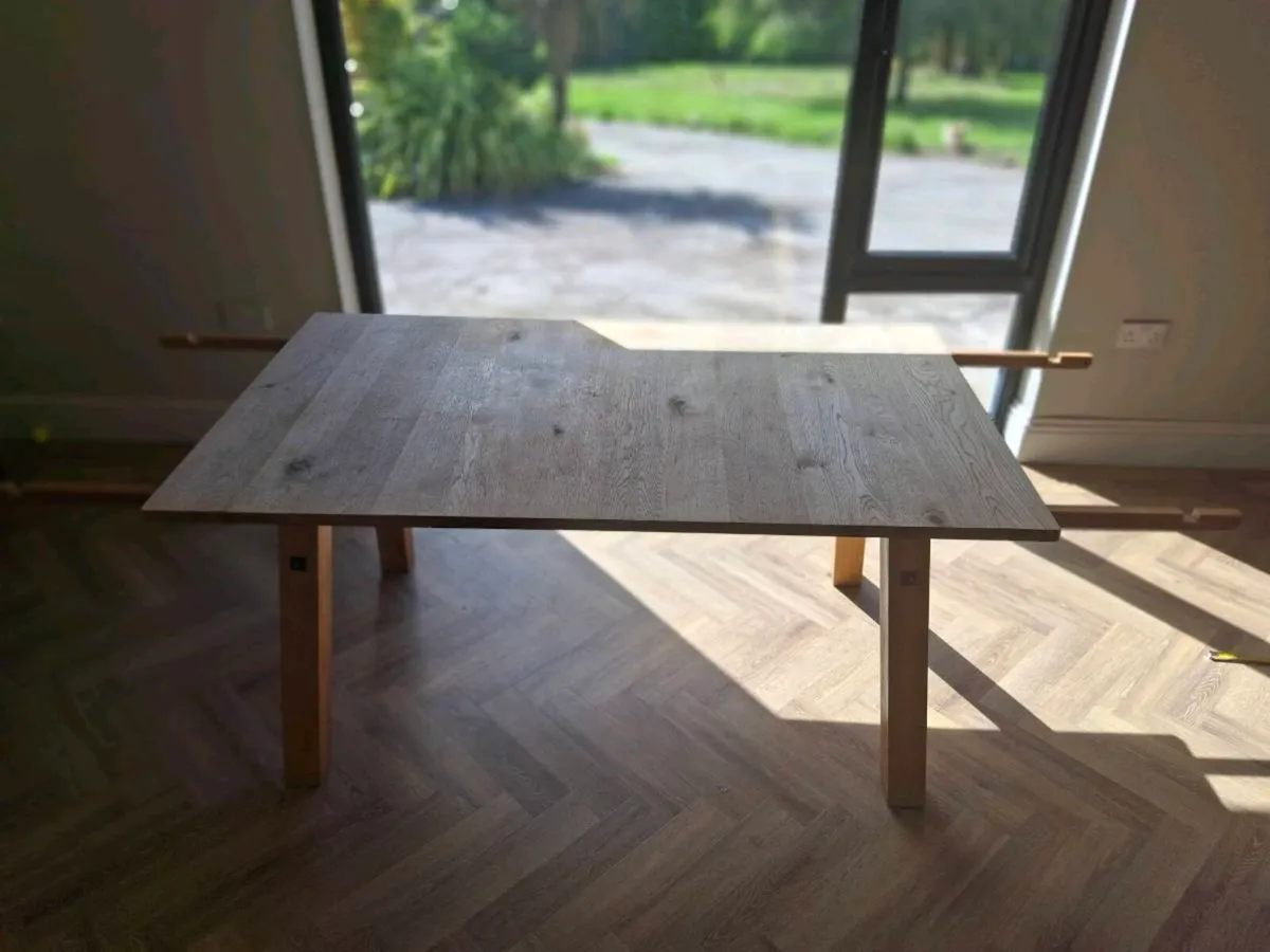 Dining table - Image 3