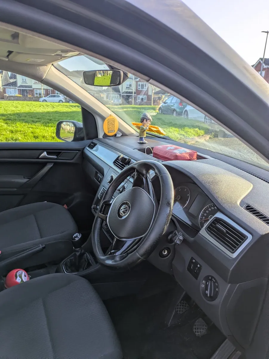 Volkswagen Caddy Maxi Life 2016 - Image 3