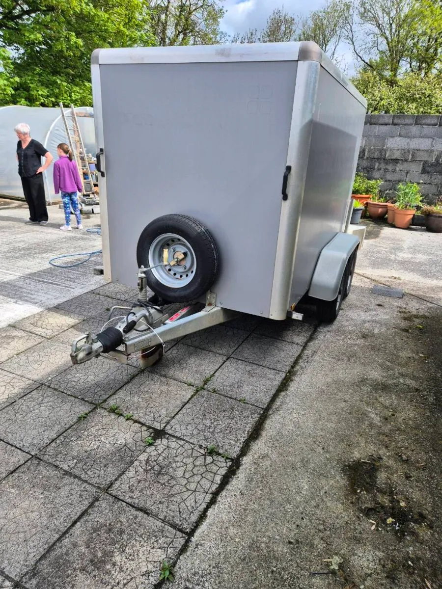IvorWilliams trailer - Image 1