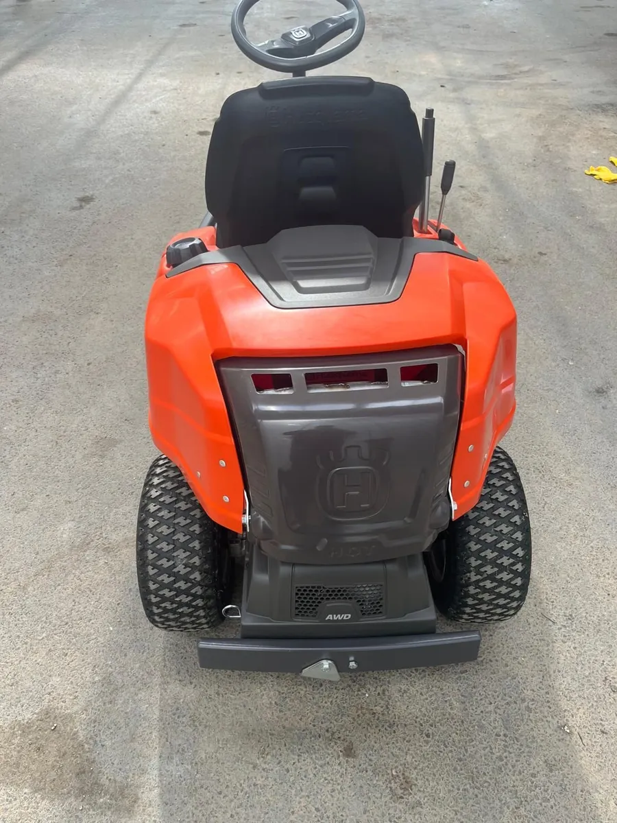 Husqvarna R 216T AWD Mulcher Mower - Image 4