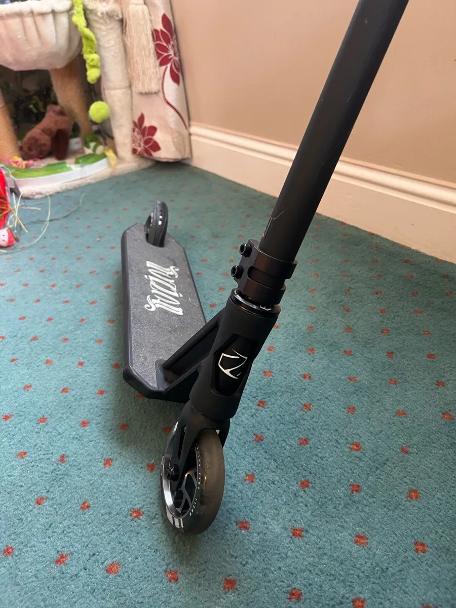 Stunt Scooter - Fusion - Image 2