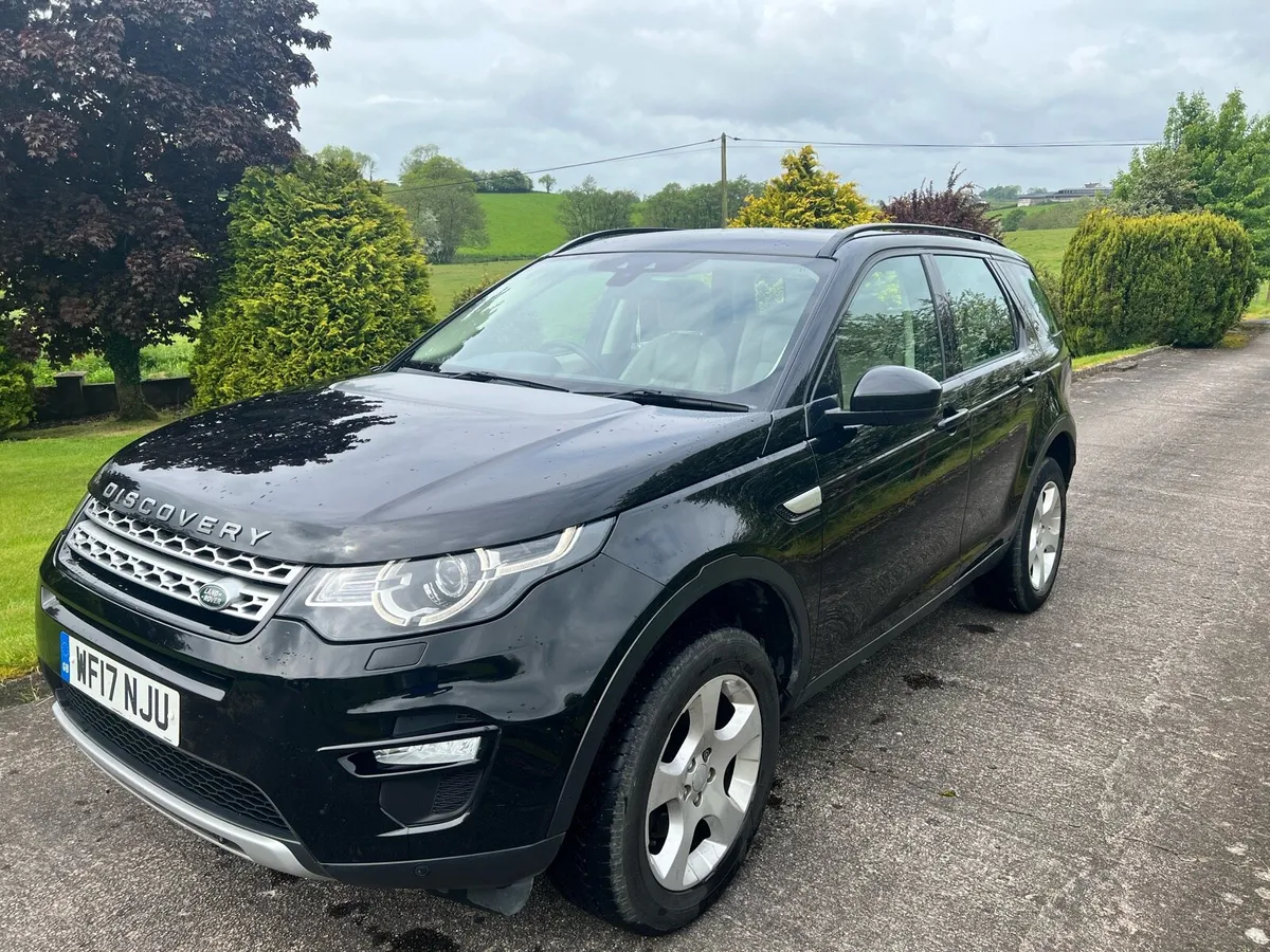 2017 Land Rover discovery 2.0d - Image 1