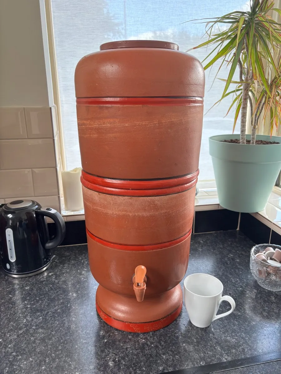 Brazilian ceramic water filter (filtro de barro). - Image 1