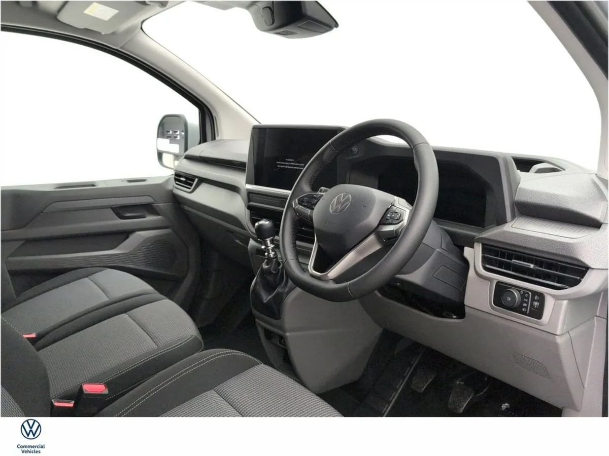 Volkswagen Transporter 28 VAN LWB TRENDLINE 110HP - Image 3