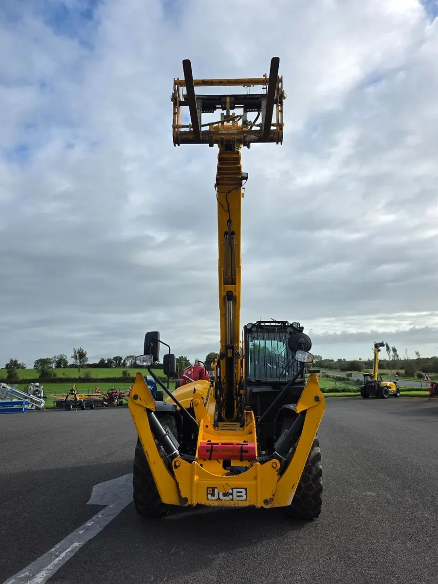 2023 JCB 540-170 - Image 3