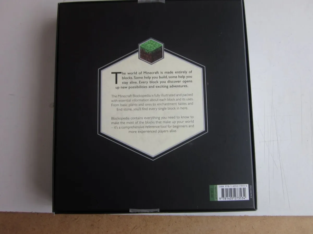Minecraft Blockopedia: An Official Minecraft Book - Image 2