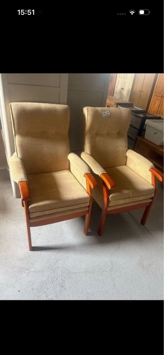 2 fireside chairs - Image 1