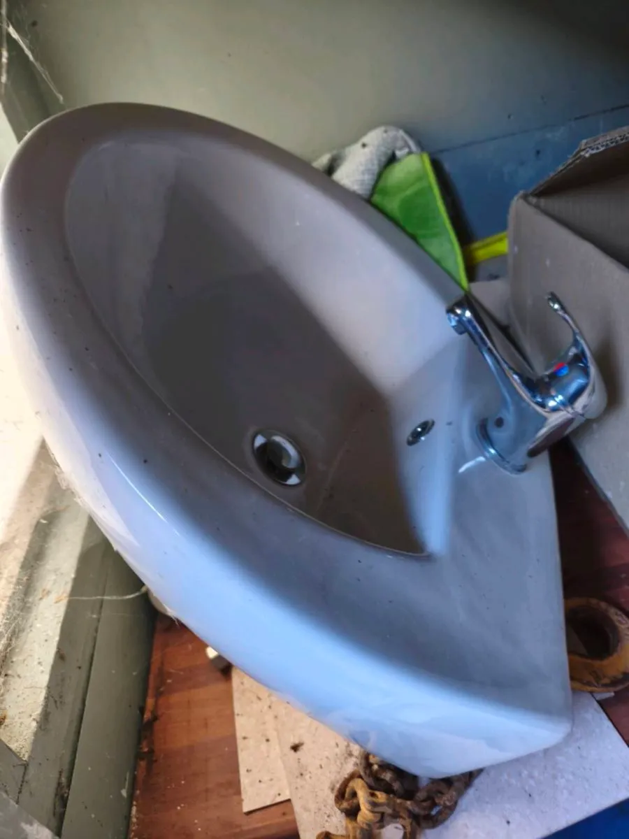Sinks - Image 1