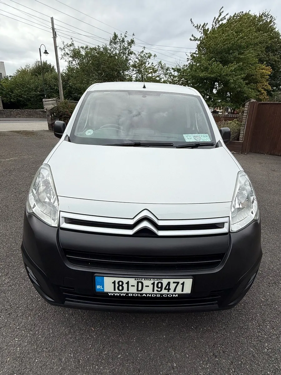 Van - Image 2