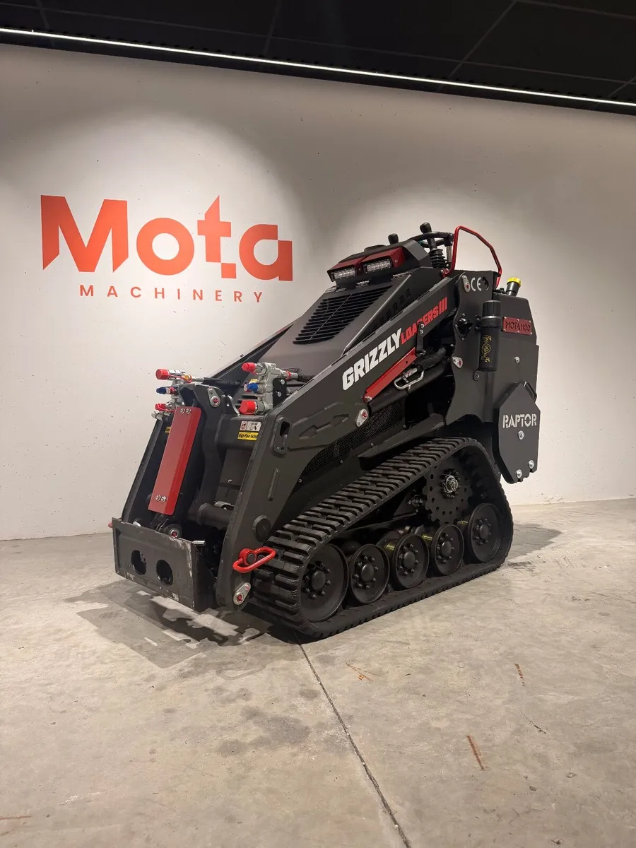 Grizzly Raptor Mini Skidsteer - Image 1
