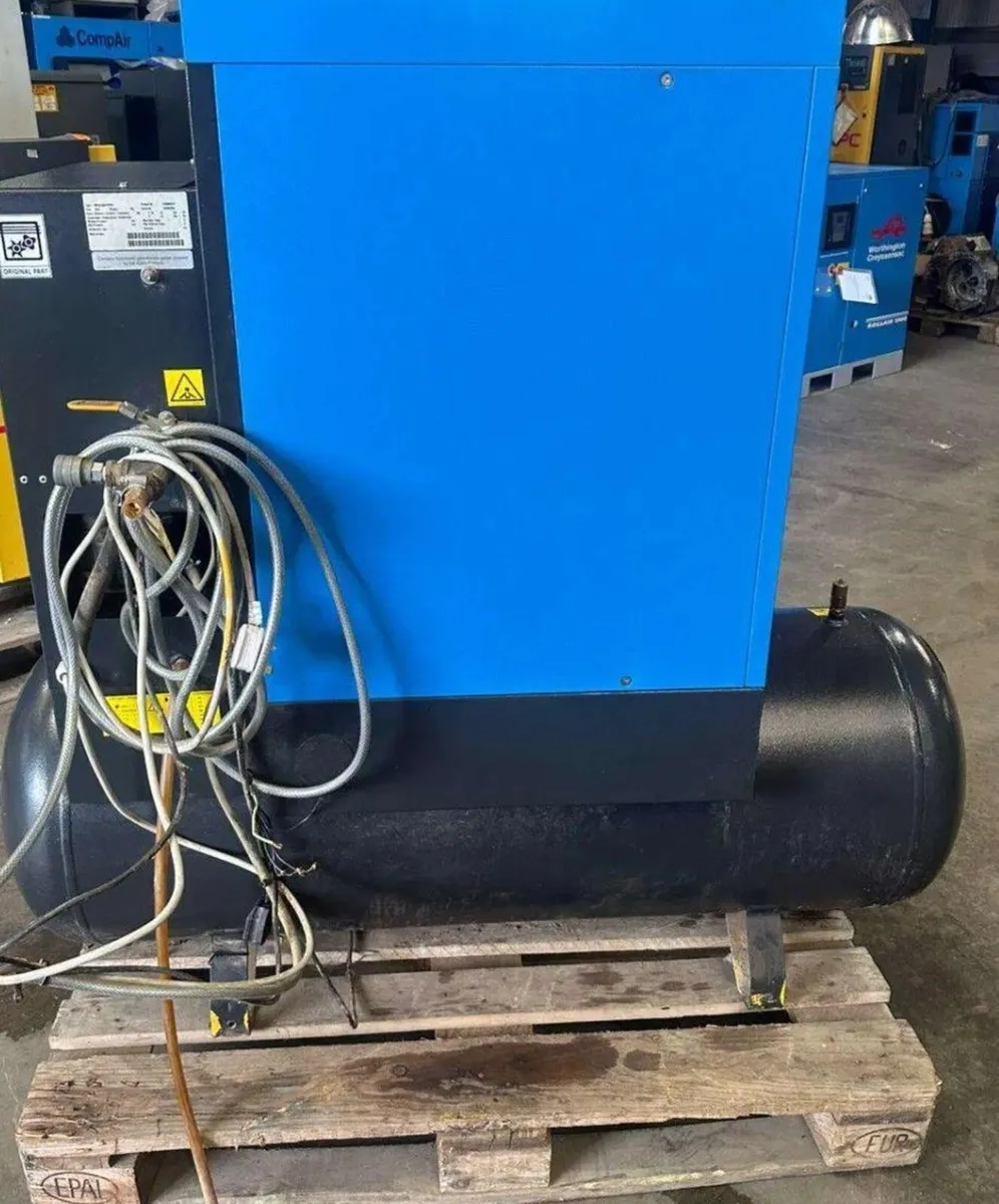 PRE OWNED ABAC SPINN 5.5KW AIR COMPRESSOR - Image 3