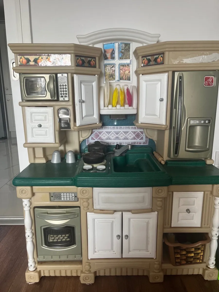 Play toy kitchen - Image 1