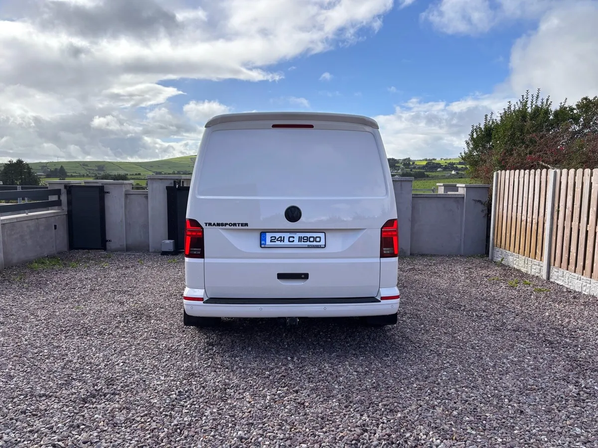 Volkswagen Transporter Highline 150 Dsg Tailgate - Image 4