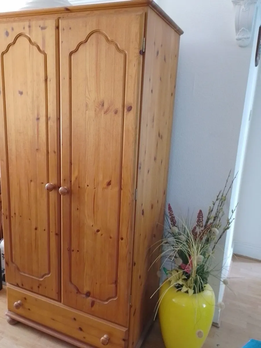 SOLID QUALITY PINE WARDROBE WITH BOTTOM DRAWER. - Image 1
