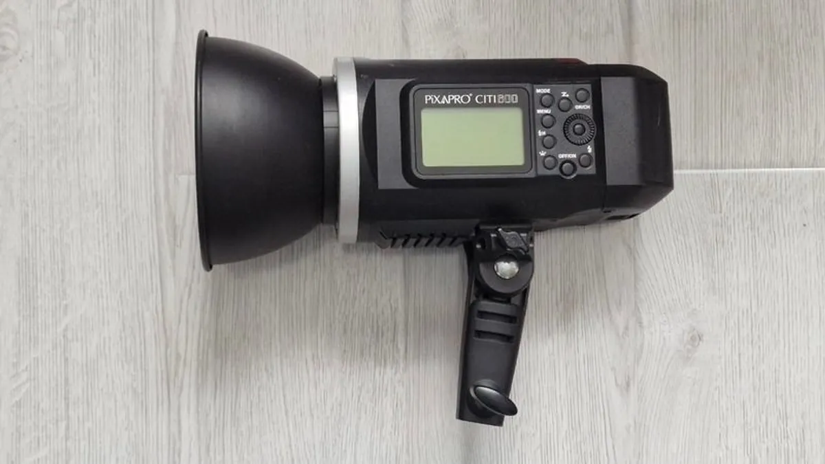 Pixapro CITI600 Battery Powered Flash - Excellent Condition - Image 1