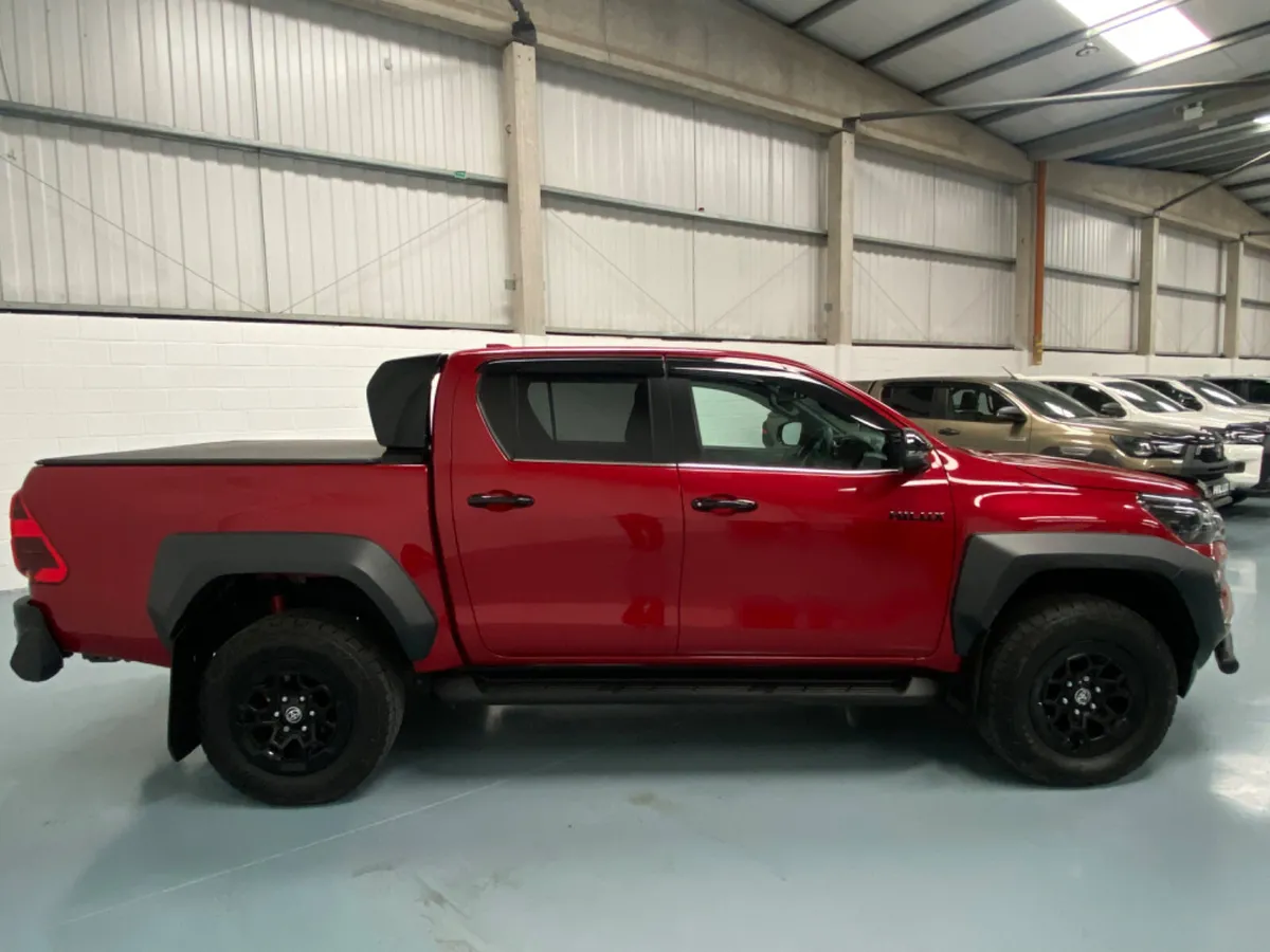 2025 Toyota Hilux GR Sport - Image 3
