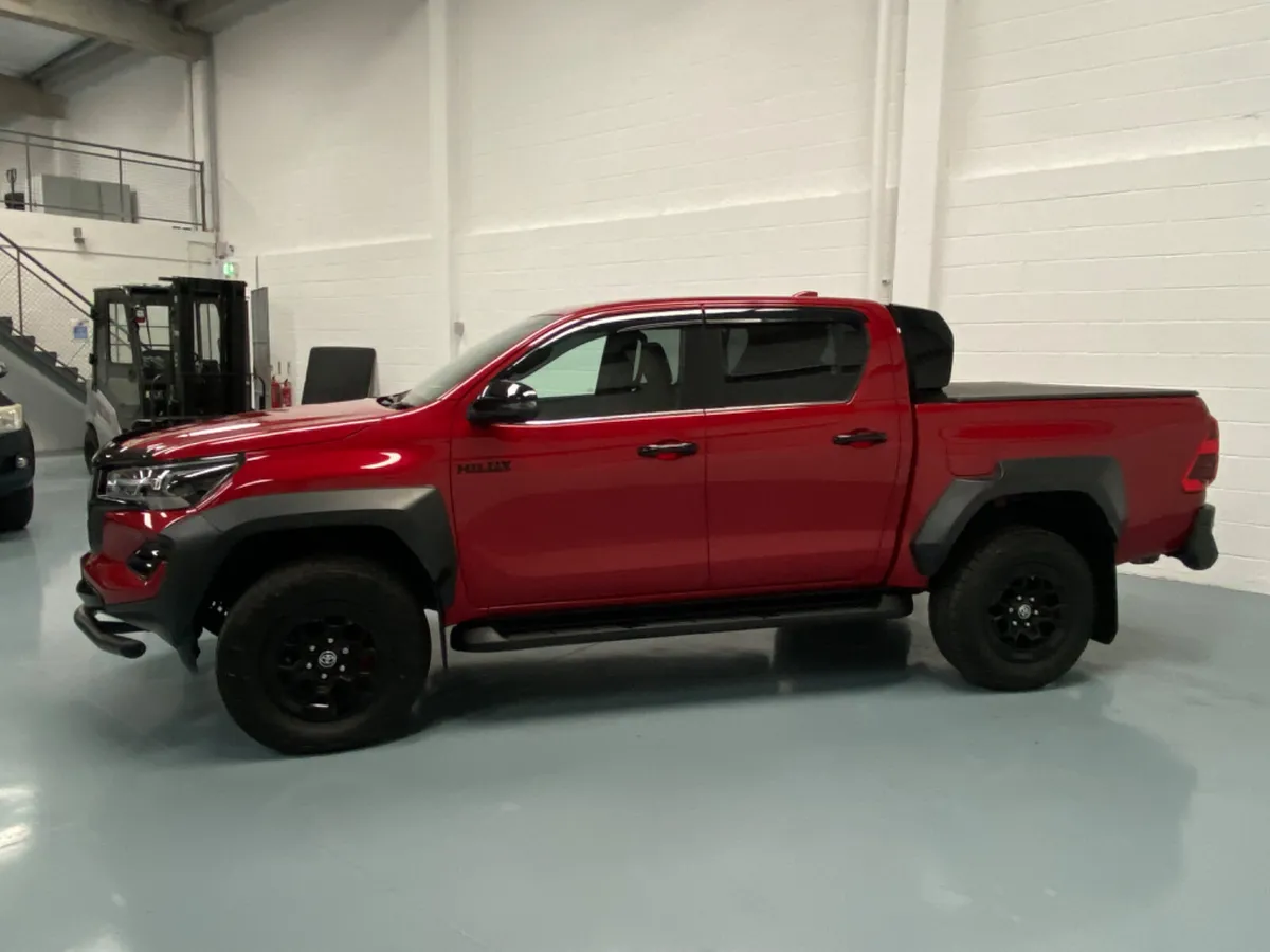 2025 Toyota Hilux GR Sport - Image 4