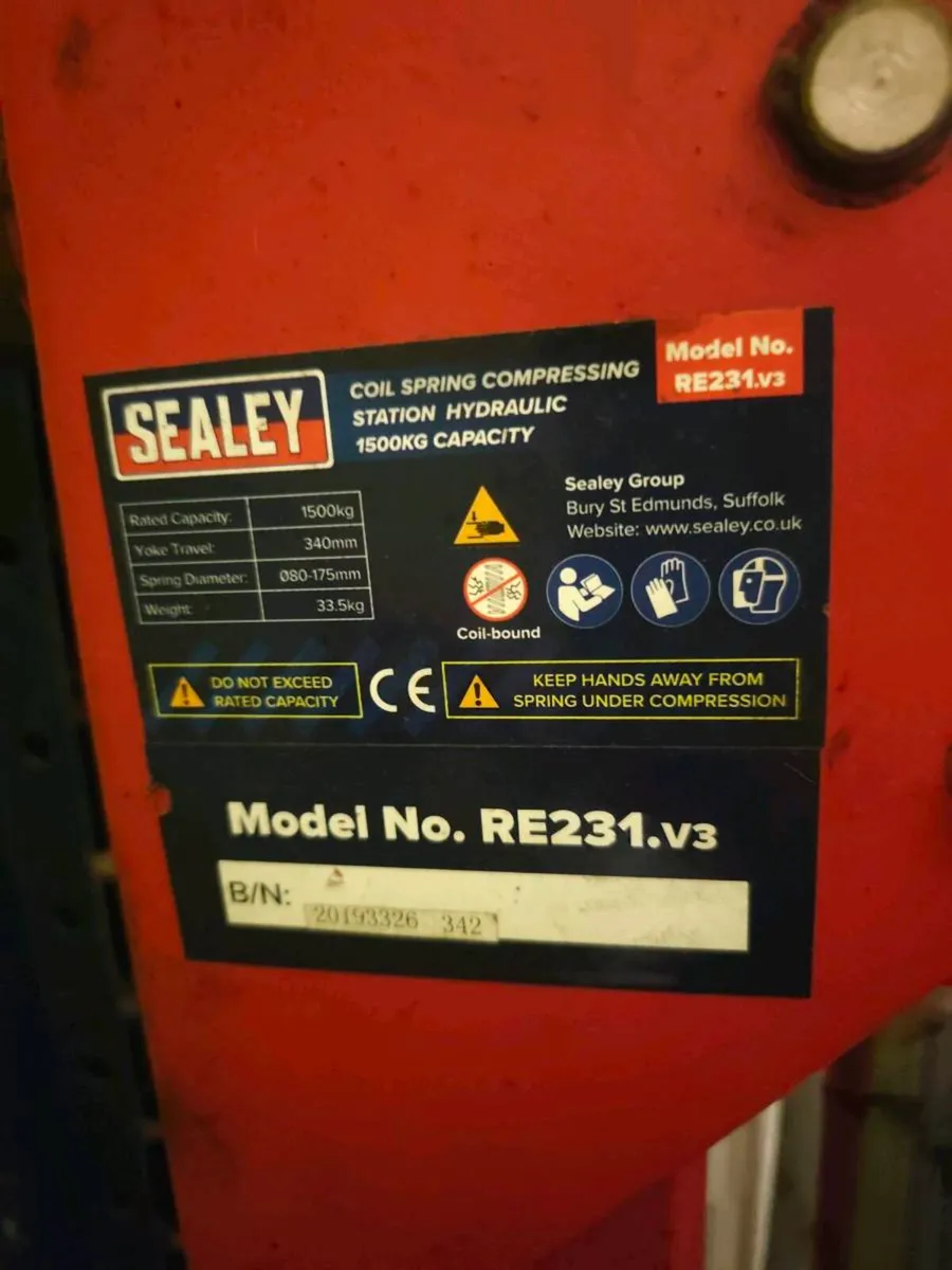 Sealey RE231.v3 1500kg Hydraulic Coil Spring compr - Image 1