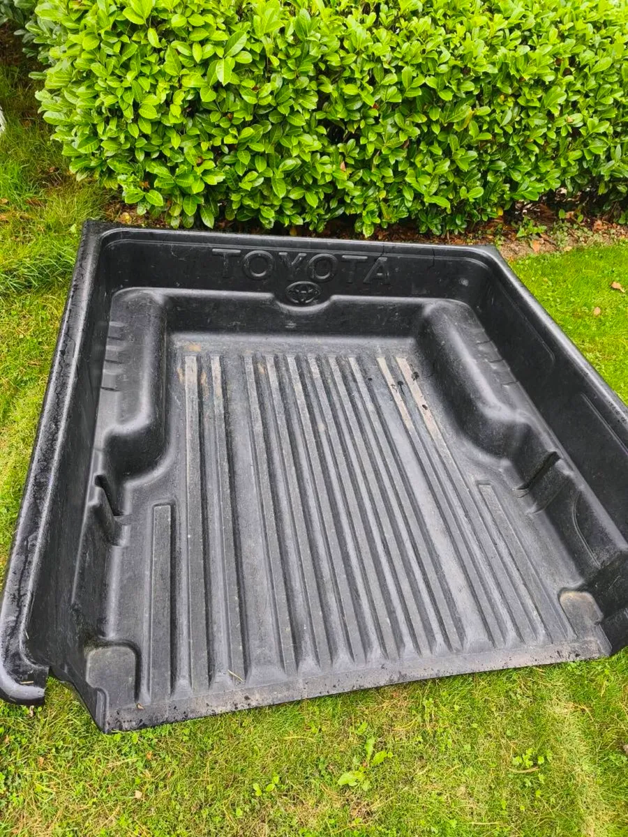 Crew cab insert Toyota Hilux - Image 2