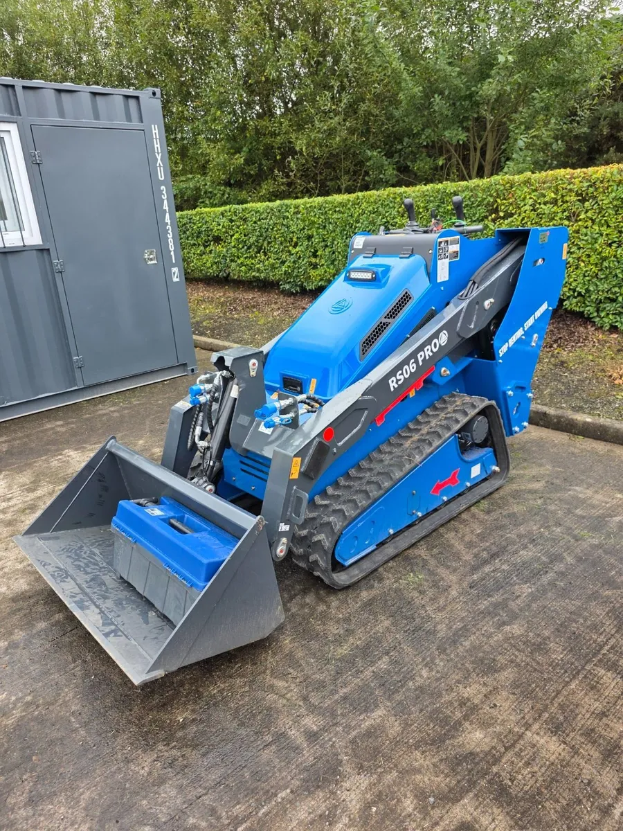 RIPPA RS06 PRO Stand-On Skid Steer Loader - Image 1