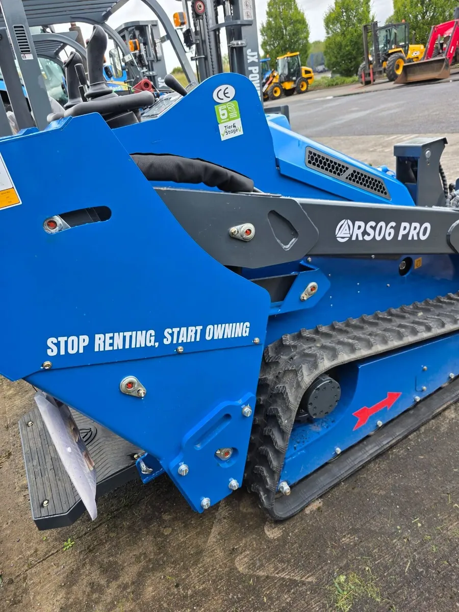 RIPPA RS06 PRO Stand-On Skid Steer Loader - Image 3
