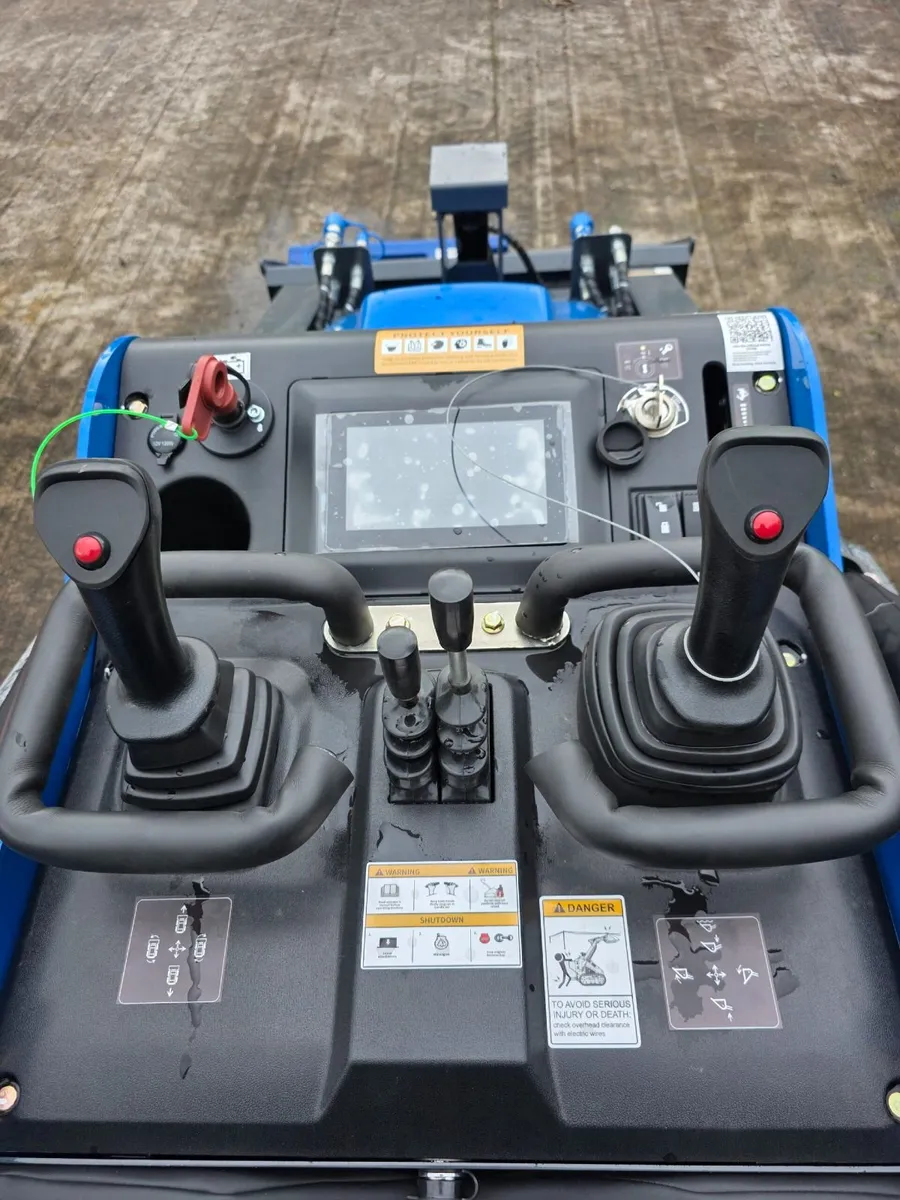 RIPPA RS06 PRO Stand-On Skid Steer Loader - Image 4