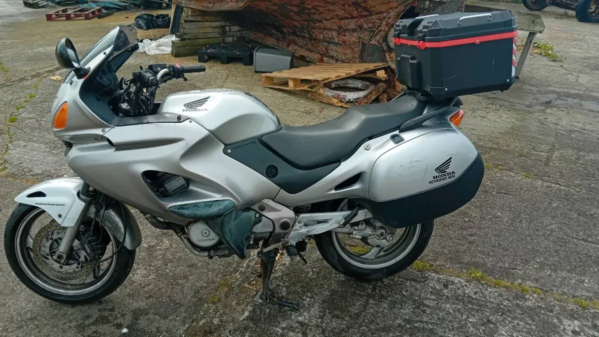 Honda Deauville NT650V - Image 2