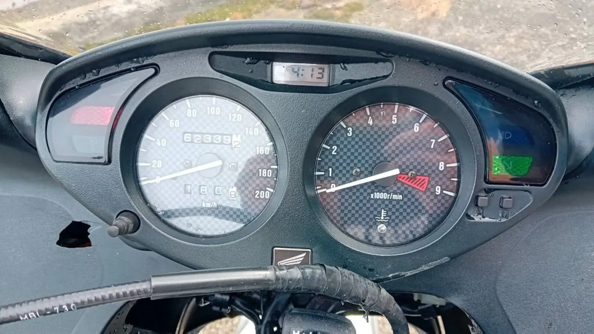 Honda Deauville NT650V - Image 3