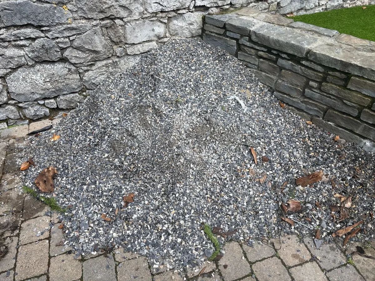 grey limestone chippings