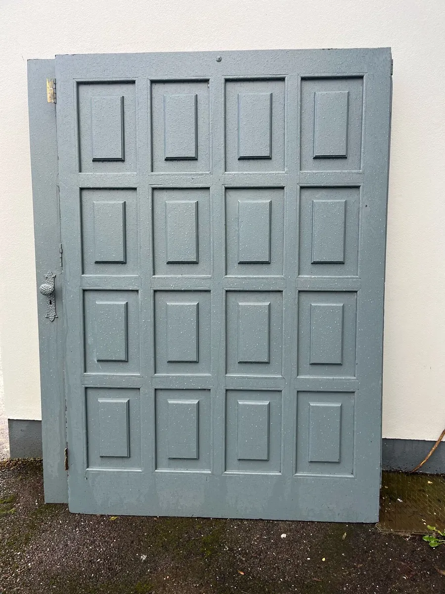 Solid wood garage doors - Image 1