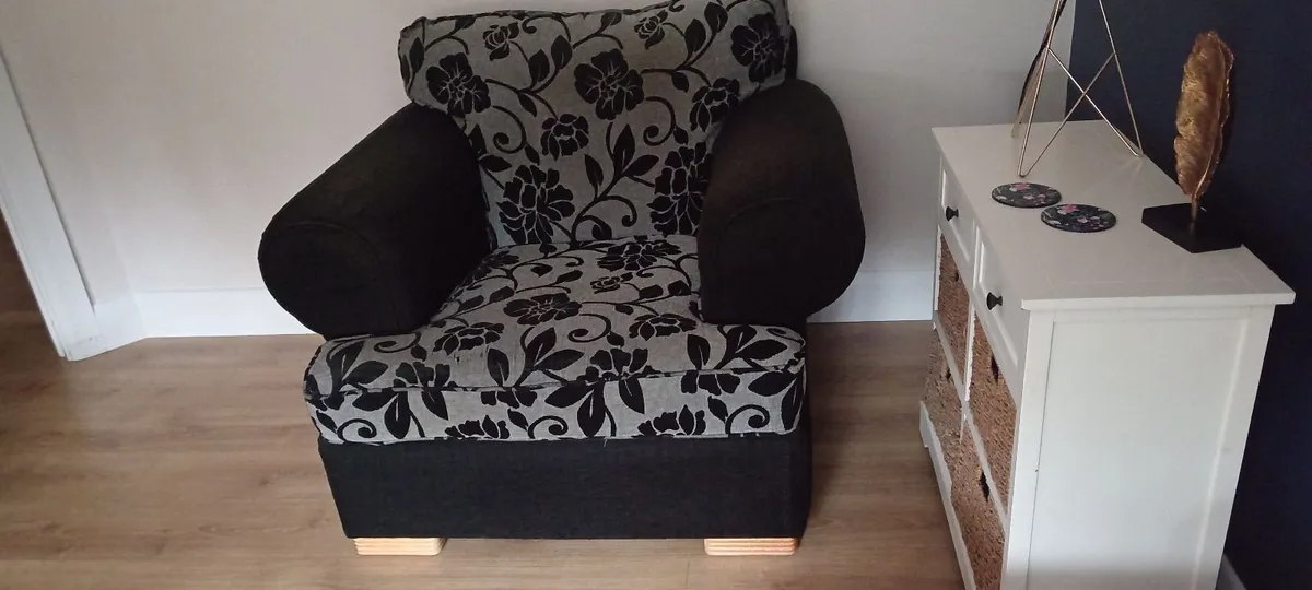 Armchair - Image 1