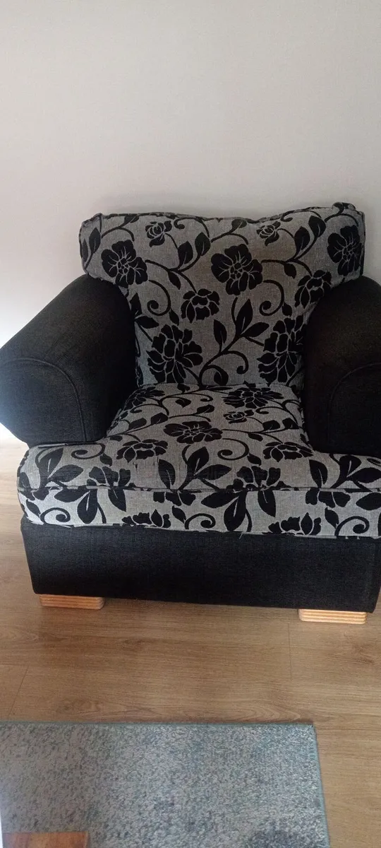 Armchair - Image 2