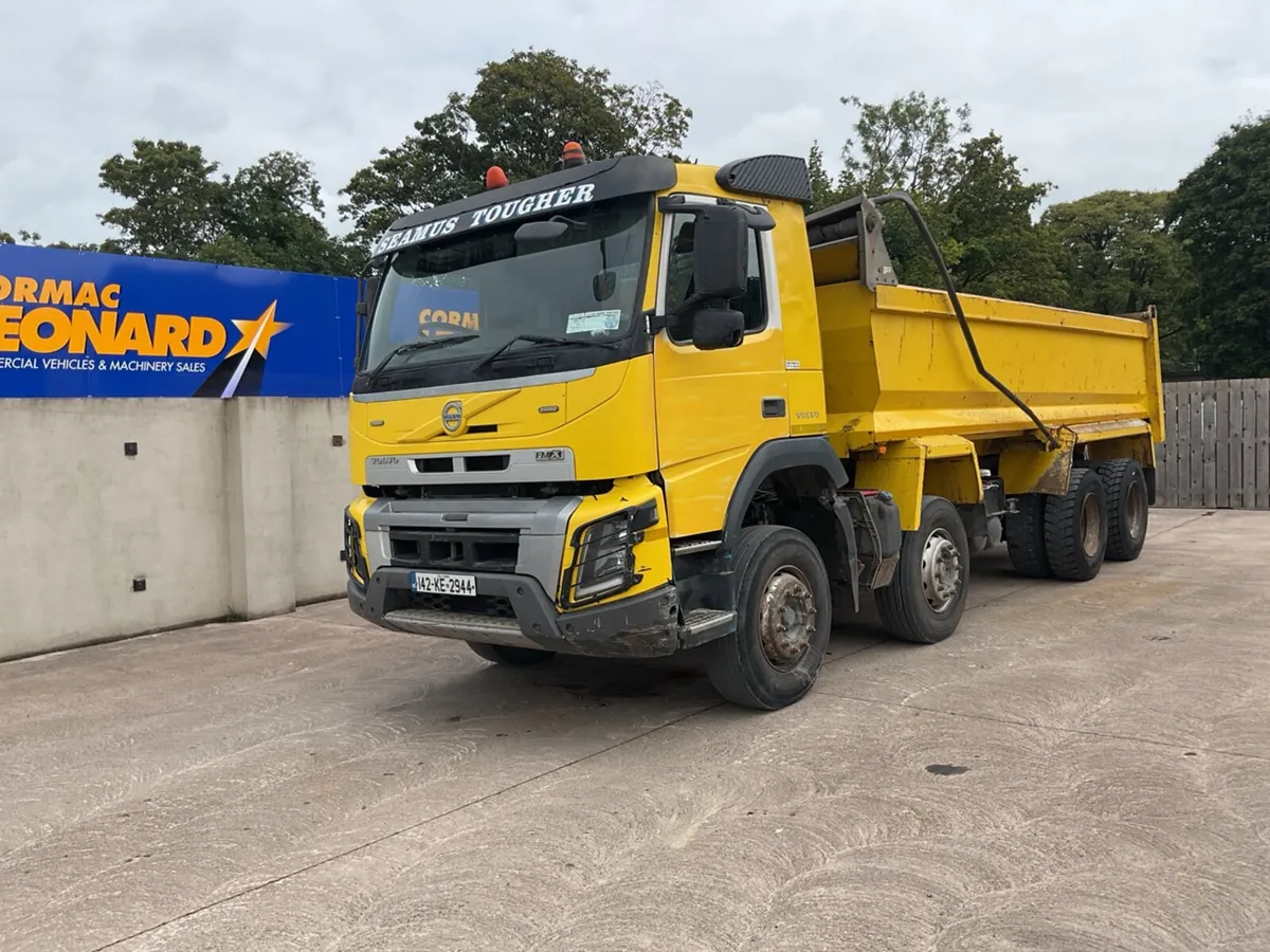 2014 VOLVO FMX420 8x4 Tipper - Image 1