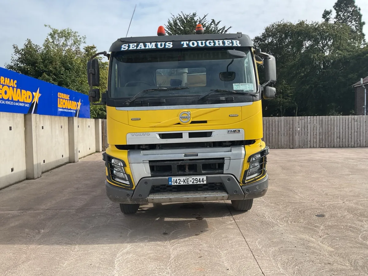 2014 VOLVO FMX420 8x4 Tipper - Image 4
