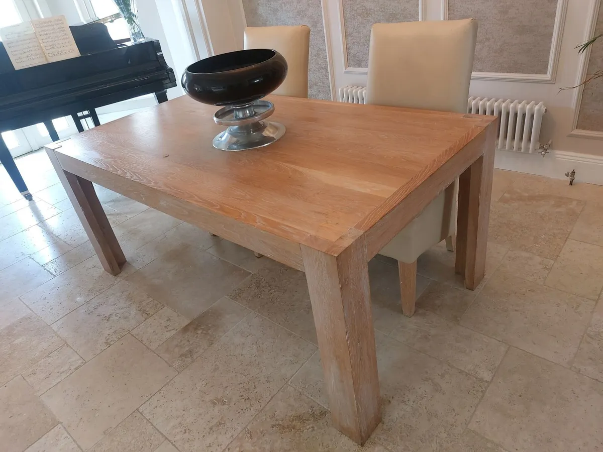 High quality limed oak dining table - Image 2