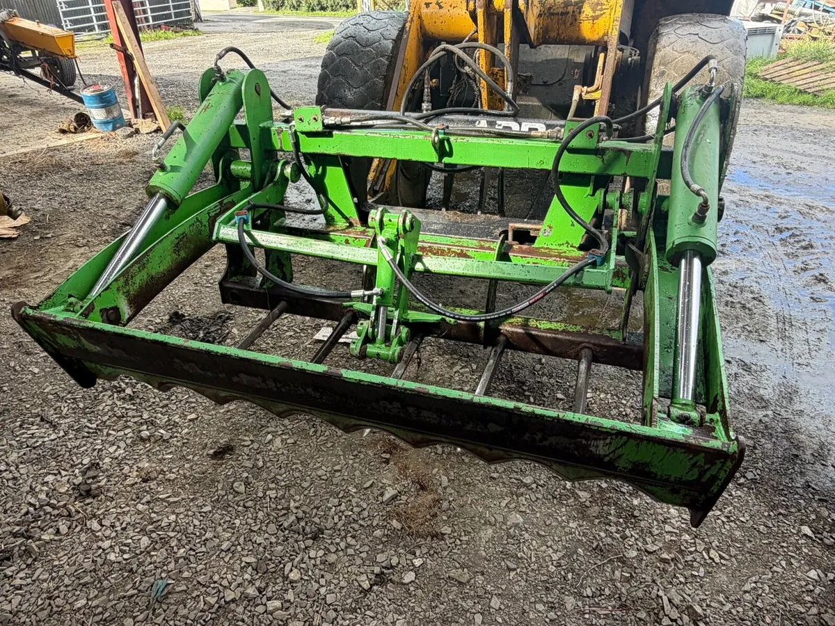 Rohan bale shear - Image 2