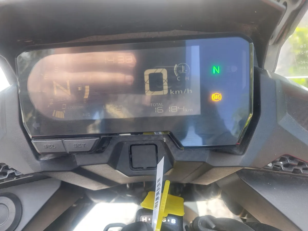 2022 HONDA CB500X ONE OWNER MOTO4U - Image 4