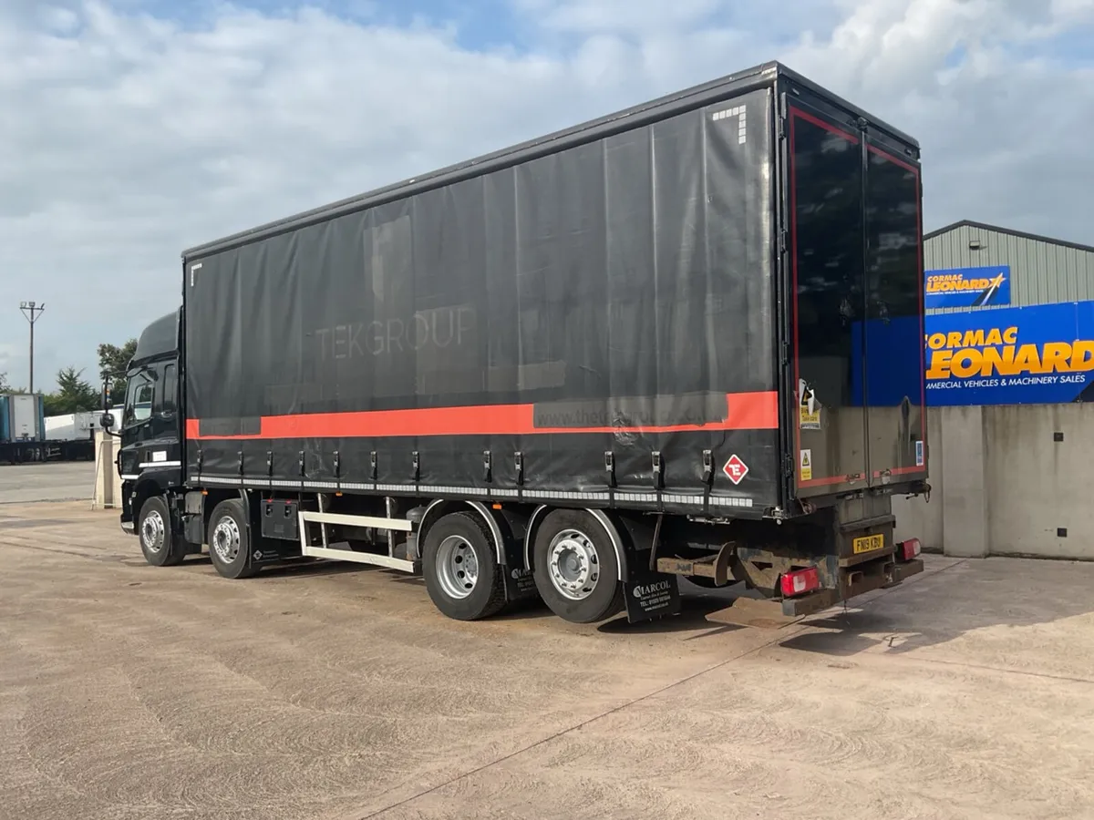 2019 (19) DAF CF410 8x2 Curtainsider - Image 3