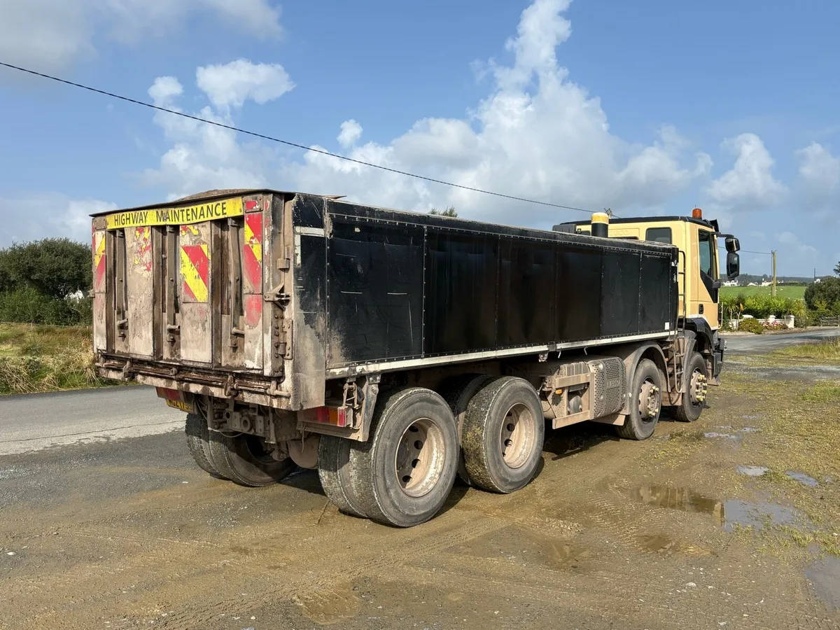 2019 iveco trakker tipper - Image 3