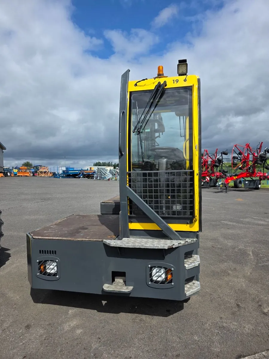 2018 CombiliftC5000FSL Side Loading Forklift - Image 2