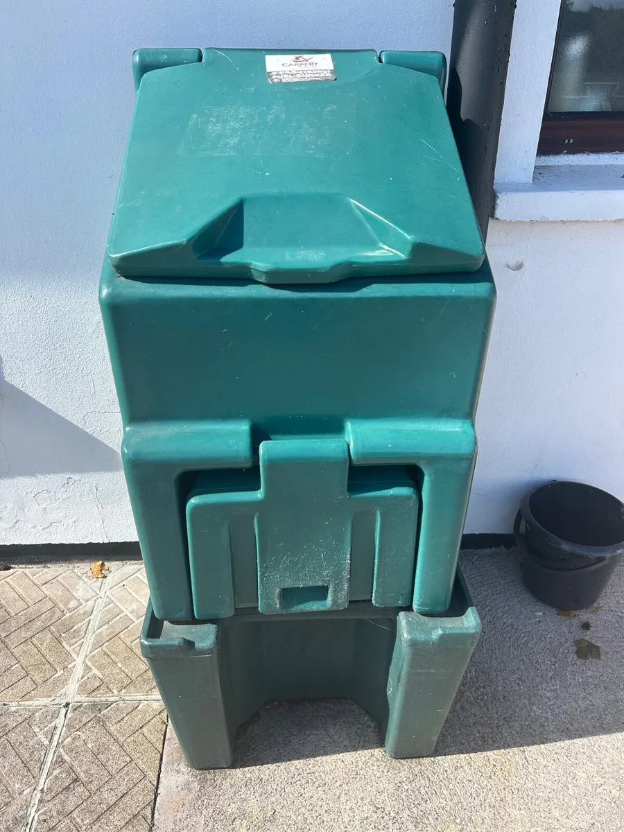 Carbery  3 bag coal bunker with stand - Image 2