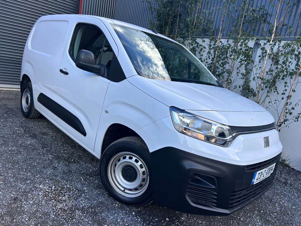 2023 Fiat Doblo - 29’000 kms! - Image 2