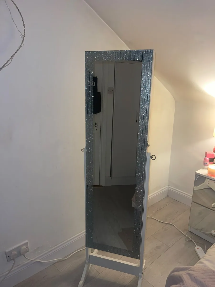 Full length mirror - Image 1