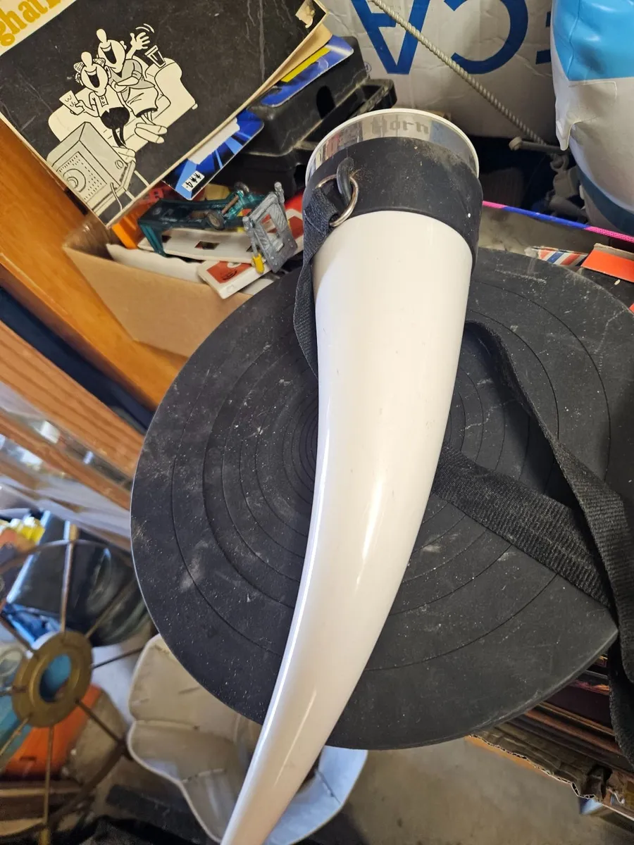 Vikings Tv Series Memorabilia Horn - Image 2
