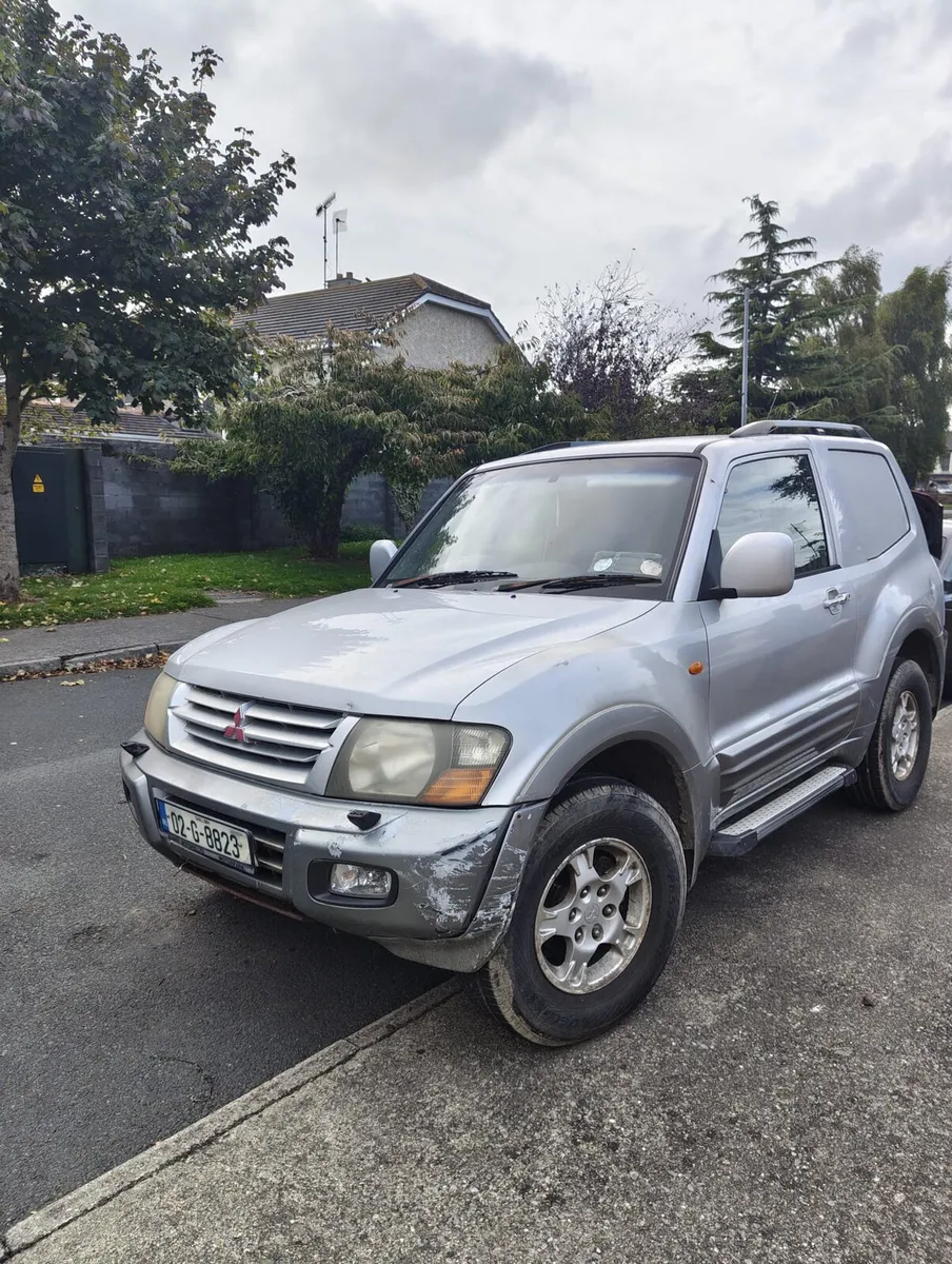 02 Mitsubishi pajero - Image 3