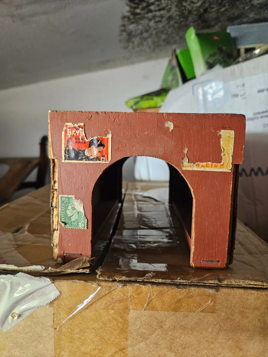 Hornby Triang OO Gauge Tunnel - Image 1