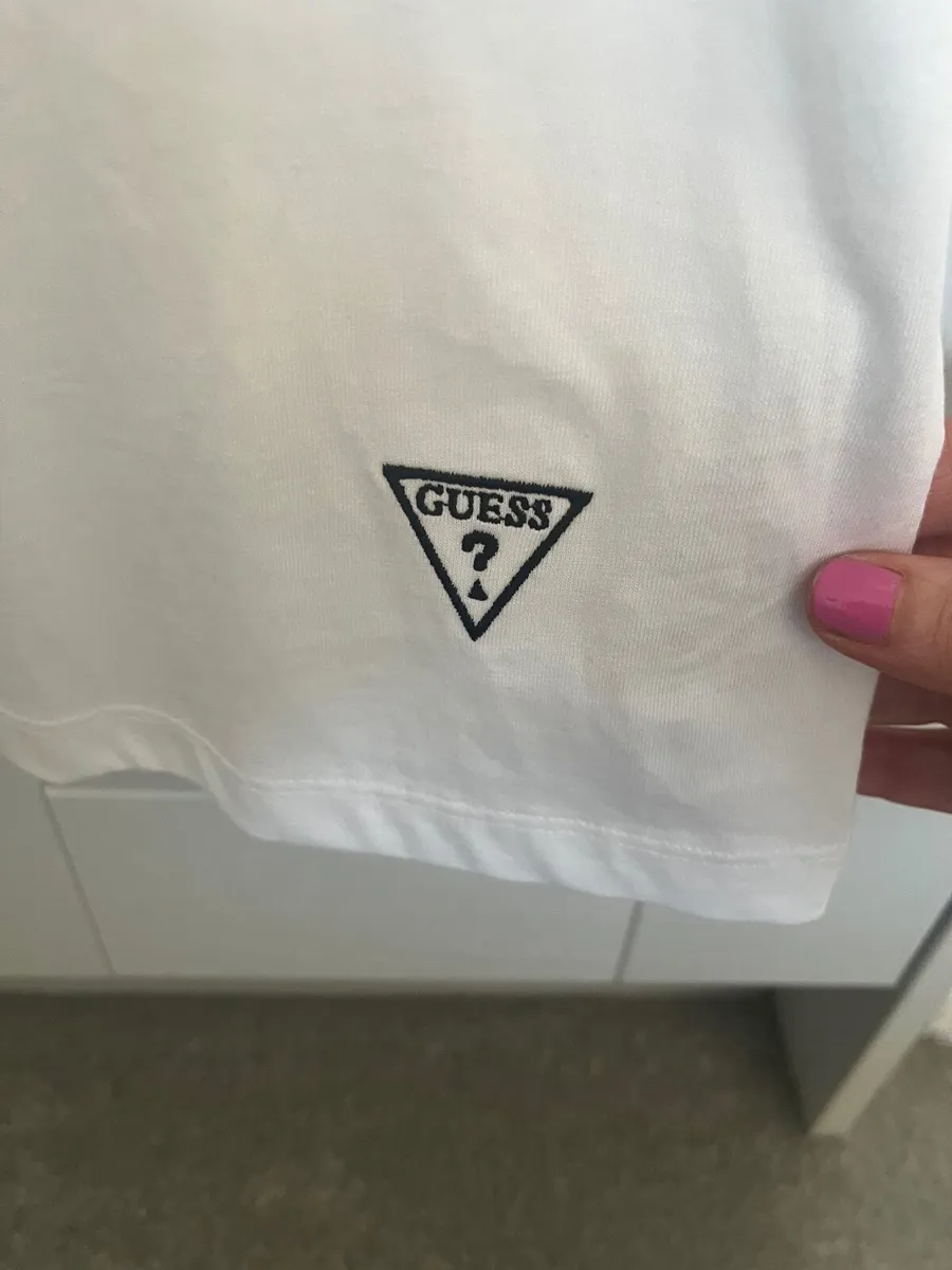 Guess White Teeshirt - Image 3