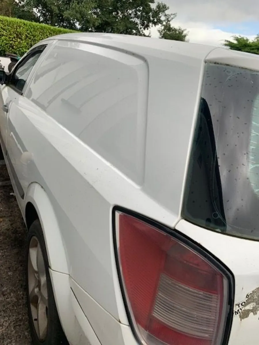 Opel Astra 2007 - Image 2